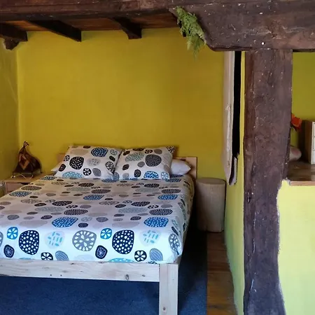 La Casa Amarilla